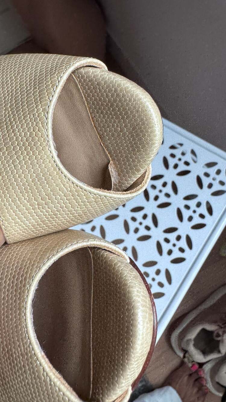 Cole Haan Beige Embossed Leather Peep Toe Heels Size 6.5B - Picture 4 of 9
